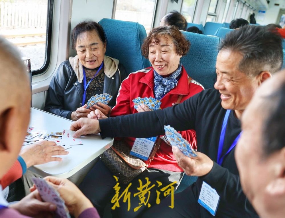 济南银发慢火车 解锁乡村慢时光