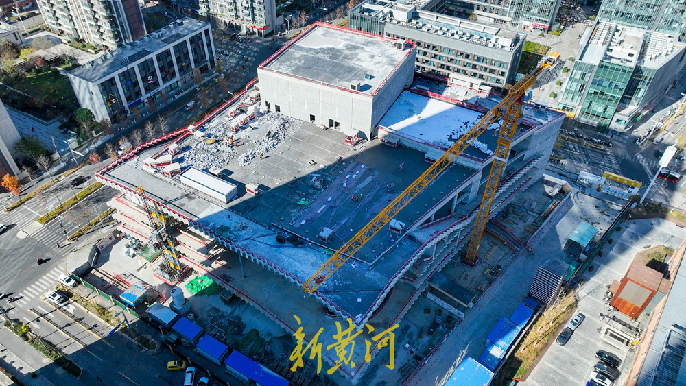 济南CBD新建大剧院 紧邻“五指山”超高层