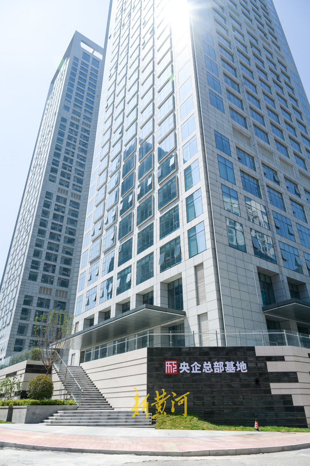 济南闲置多年CBD双子塔建成，将打造央企总部基地