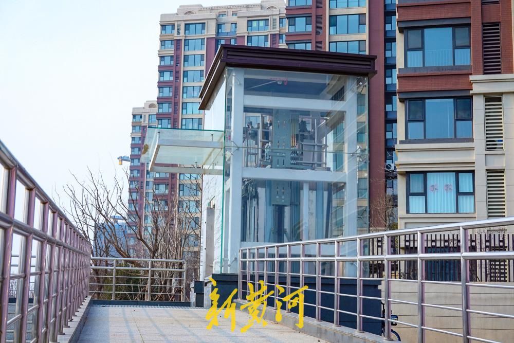 济南地铁6号线位里庄站出入口露脸，紧邻高校与车辆段